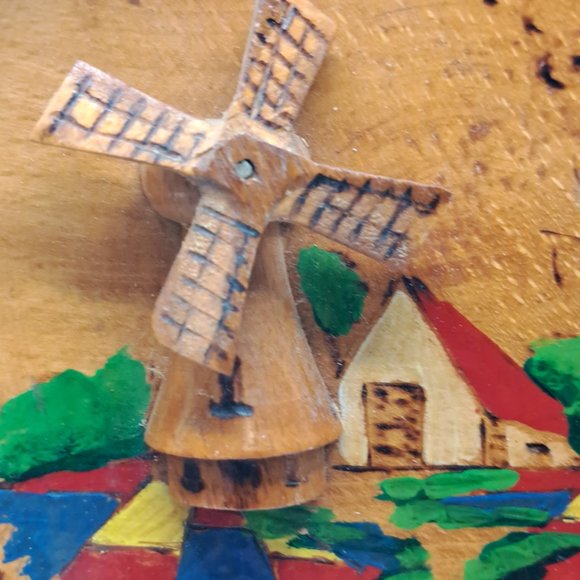 Vintage wood 3D plate wall hanging, windmill spins. - Picture 3 of 8